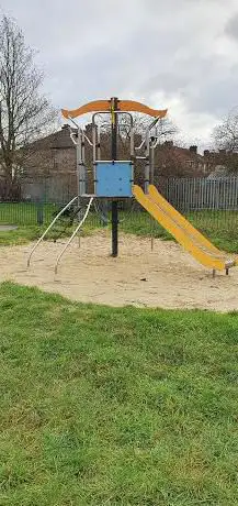 Photo de Charlton Road park playground