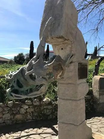 Monumento del Maestro Antonello Alloro