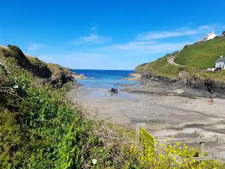 Port Gaverne Beach