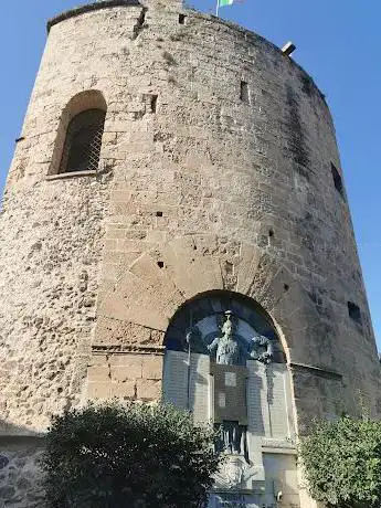 Monumento ai Caduti – Monument als Caiguts