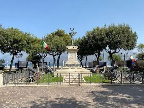 Piazza Generale Vincenzo Traniello