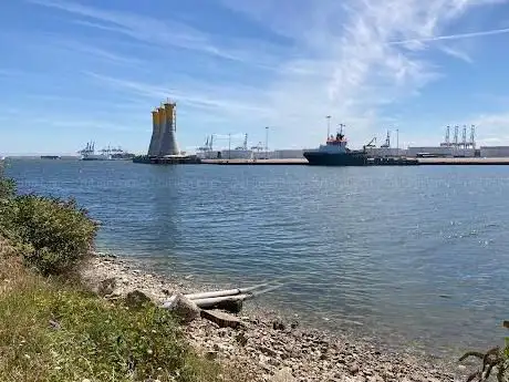 Vue sur quai de l'Asie et Bassin René Coty zone autorisée au public