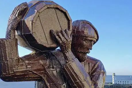 Smugglers Apprentice Statue