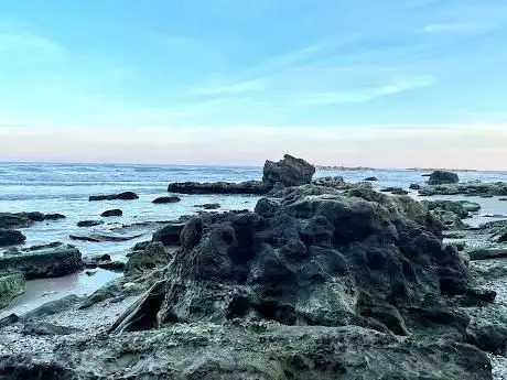 Spiaggia libera Lungomare Colombo