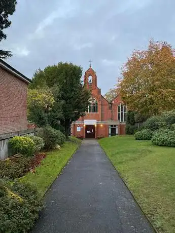 Photo de St Mary of Bethany Church Woking