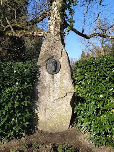 Albert Rhem Buergermeister statue