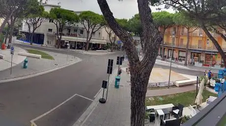 Photo de Piazza Manzoni