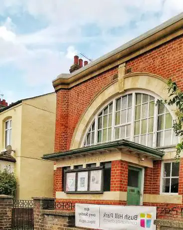 Photo de Bush Hill Park Community Church