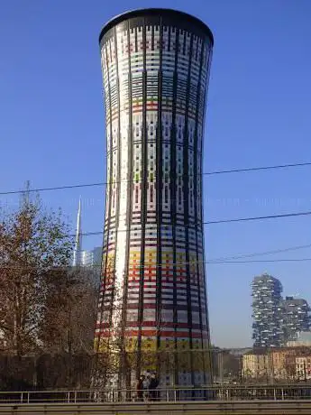 Photo de Torre Arcobaleno