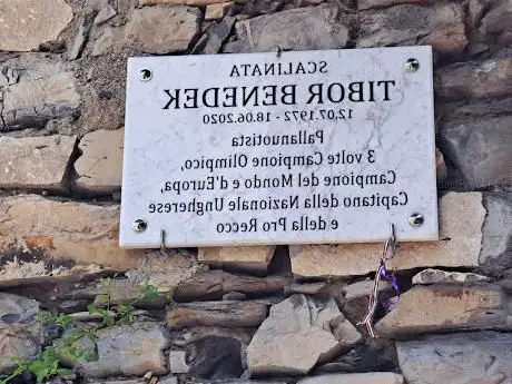 Benedek Tibor emléktábla