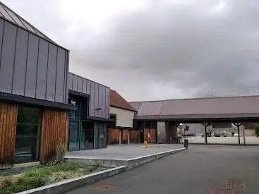 Espace culturel et associatif Guy Jean-Baptiste Target