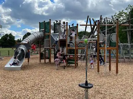 Photo de King George's Park Playground