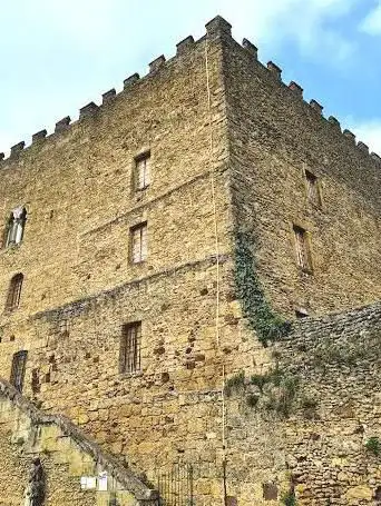 Photo de Donjon Lacataye
