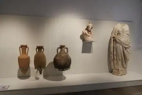 Photo de Musée archéologique et ethnologique de Grenade