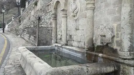 Photo de Fuente de las Granadas
