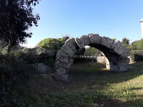 Photo de Roman Bridge of Viale Roma