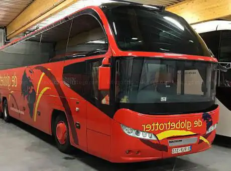 Photo de De Globetrotter - Garage/Centrale vertrekplaats.