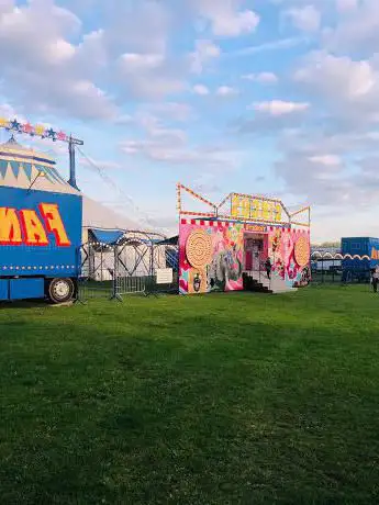 Photo de Show Ground