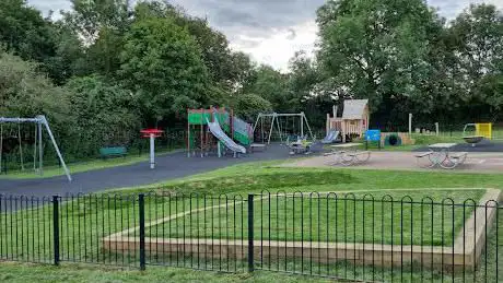 Photo de Lower Swaines Recreation Ground