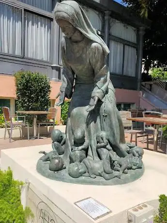 Sculpture Notre-Dame des Innocents