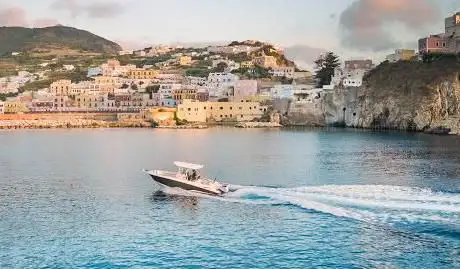 Photo de Nautica Extreme Noleggio Barche Escursioni