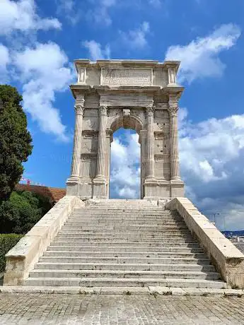 Photo de Arc de Trajan d'Ancône