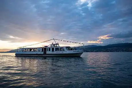 Genussschiff AG