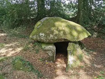 Dolmen de Lesvariel