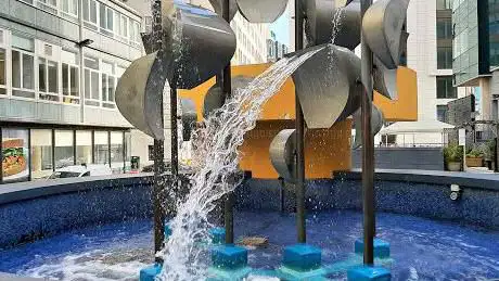 Photo de Piazza Fountain