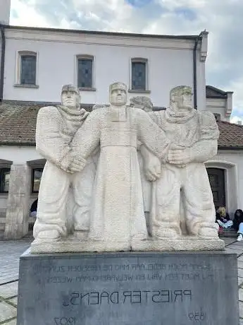 Monument Priester Daens