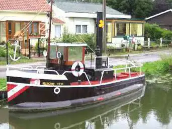 Le petit baigneur Plus petit bateau à vapeur du monde