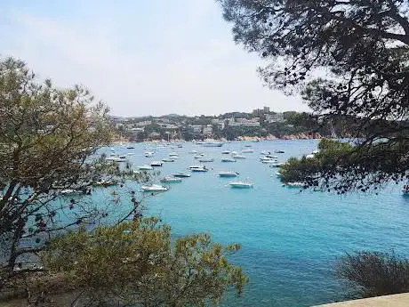 Photo de Coasteering Playa Sant Pol - Aventura Girona Guides