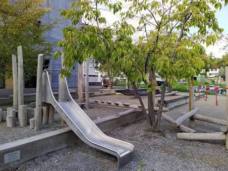 Spielplatz Leue