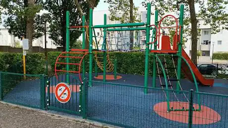 Aire de jeux pour enfants pour les grands