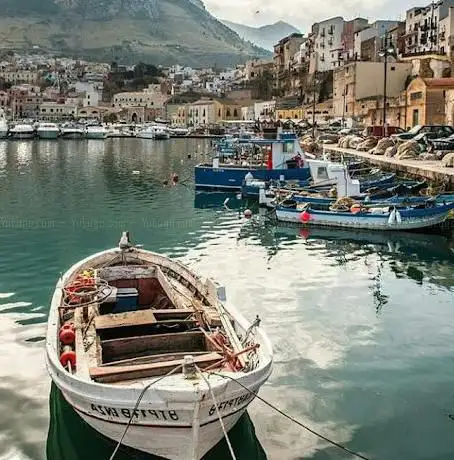 Photo de Altamarea Noleggio Barche e Gommoni - Castellammare del Golfo