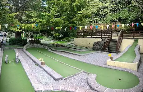 Photo de Cheddar Crazy Golf