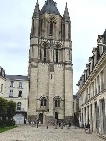 Photo de Monastery of St. Aubin