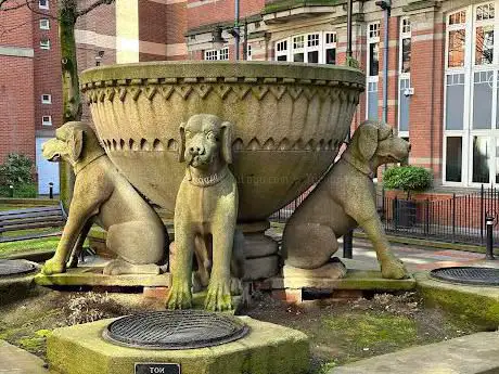 Photo de The Talbot Hounds Fountain