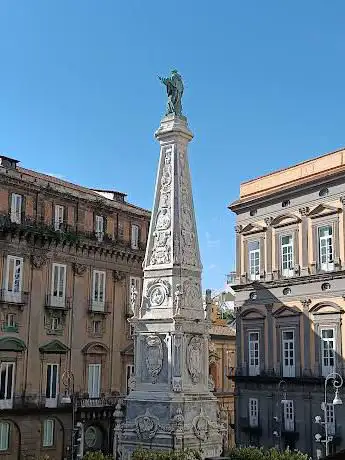 Photo de Obelisco di San Domenico