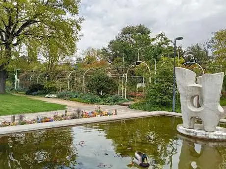 Photo de Park in Grünen - Rosengarten