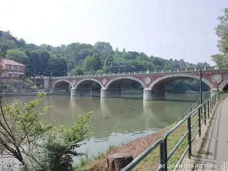 Lungo Po Paolo Taon di Revel