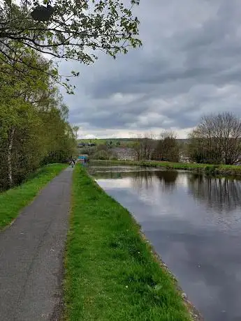 Photo de The Burnley Embankment - 