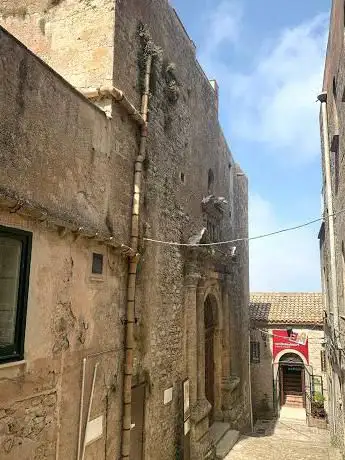 Photo de Monastero del SS. Salvatore - Palazzo Chiaramonte