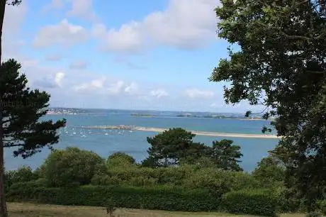 Photo de Le Champ de la Rive