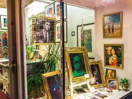 Photo de Leigh Gallery & Picture Framers