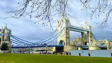 Photo de Potters Fields Park