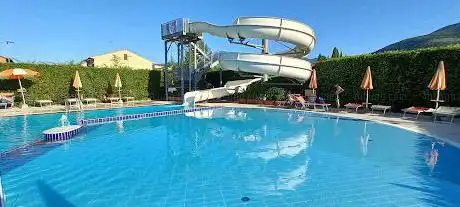 Photo de MONTALE POOL