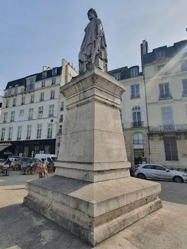 Photo de Statue Of the Second Republic