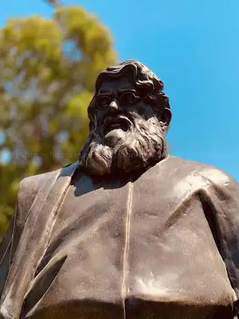 Statua di Padre Semeria