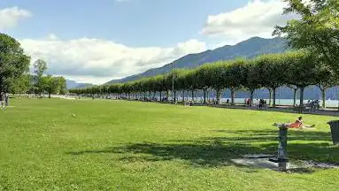 Photo de Esplanade du Lac